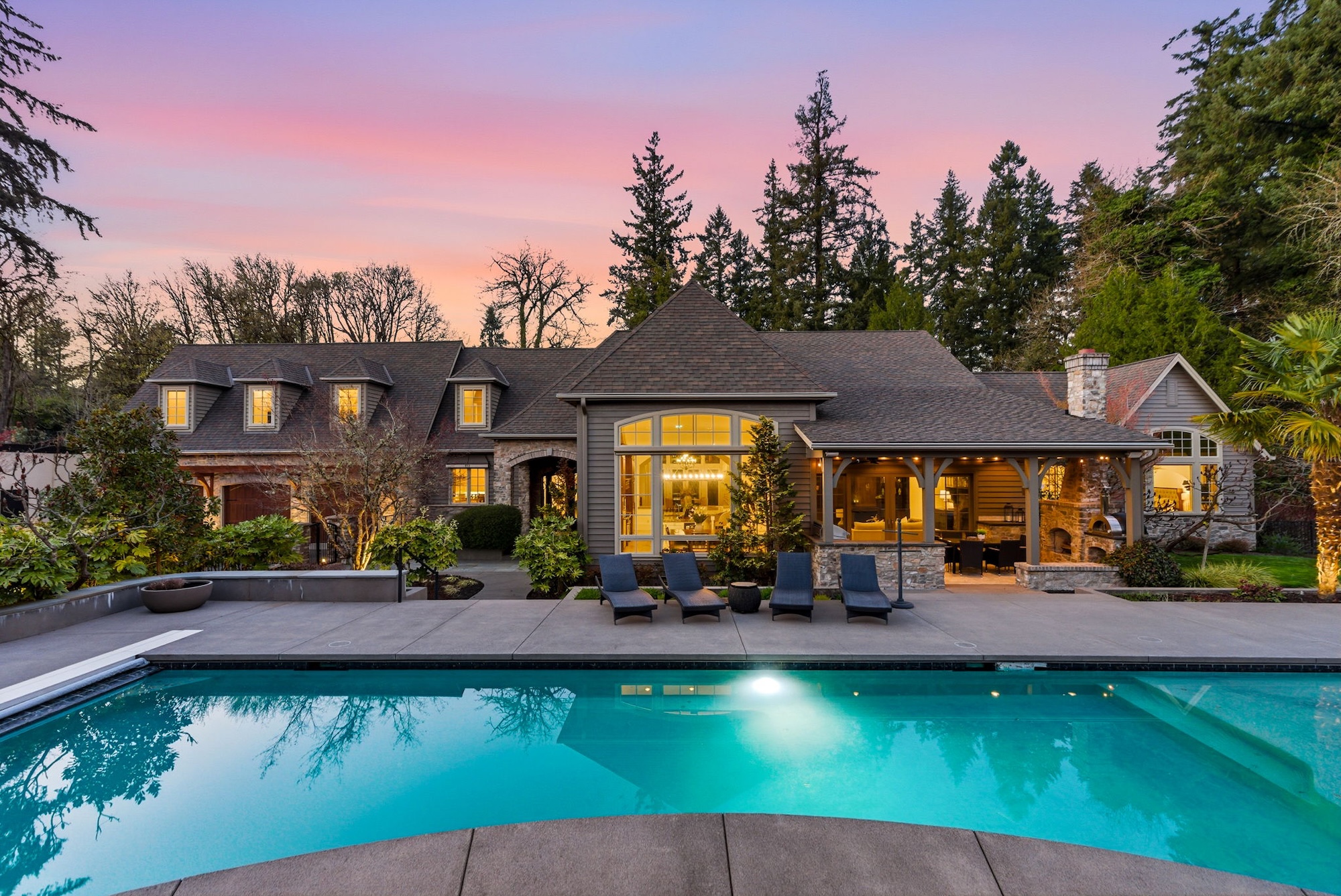 The Luxury Real Estate Market Continues to Outperform: What the Mid-Year Outlook Means for Buyers and Sellers